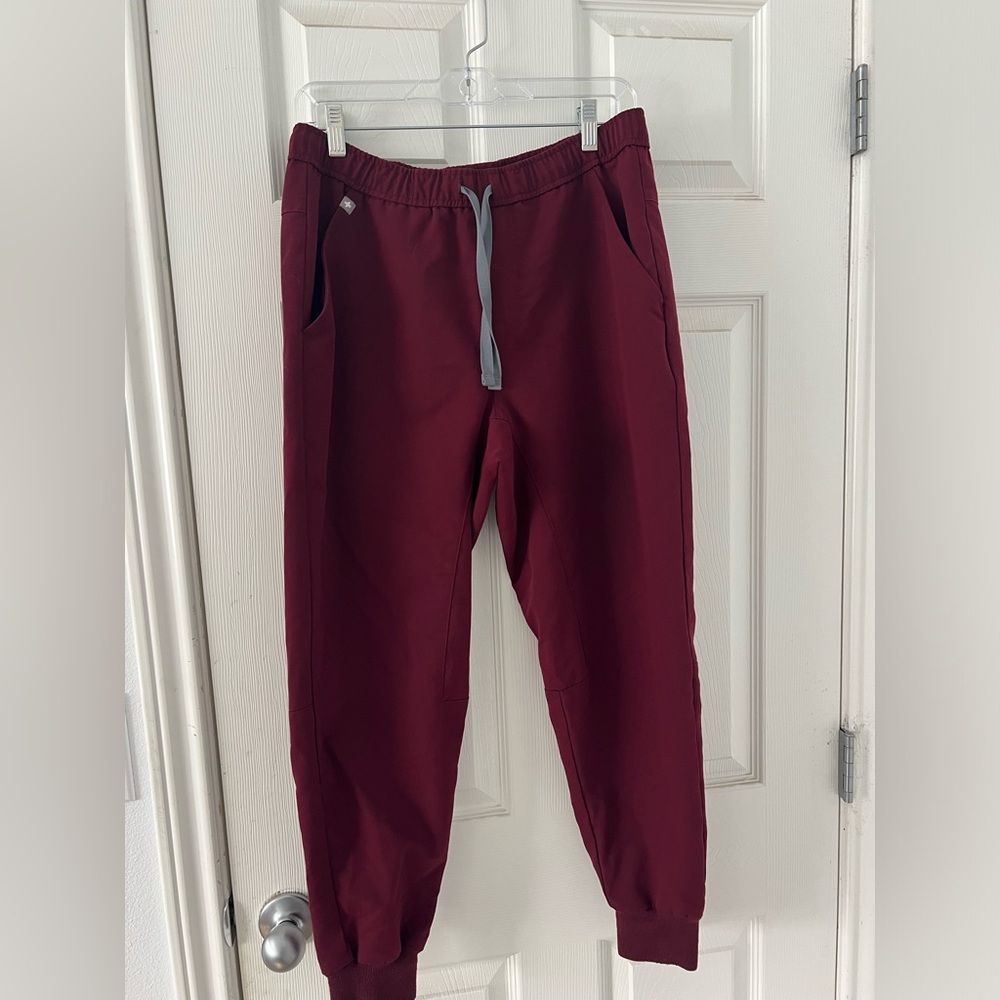 Men’s Figs Burgundy Red Tansen Jogger Scrub Pants-  Medium Short
